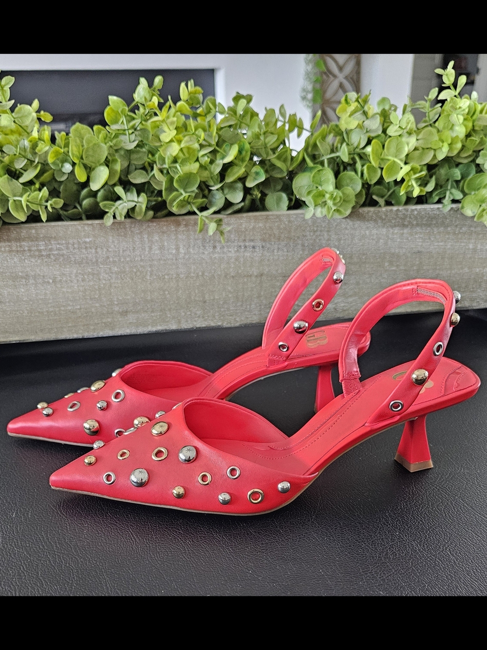 Gianni Bini Red Pointed Slingback Kitten Heels w/Metal Studs Women's Sz 8 & 9.5 - Picture 3 of 8